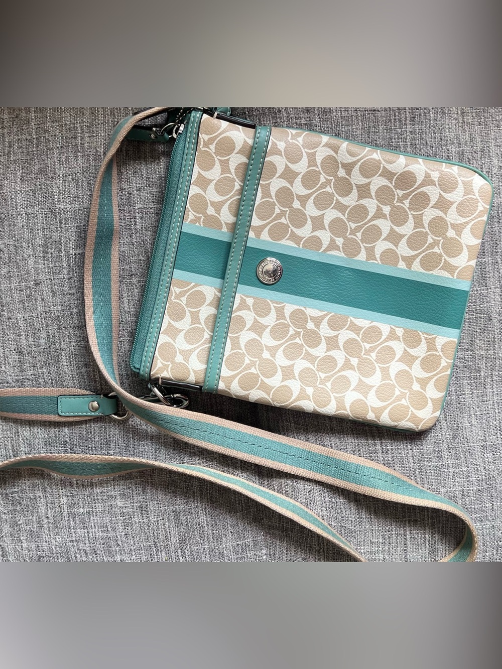 Coach Signature Crossbody Bag – Aqua & Khaki